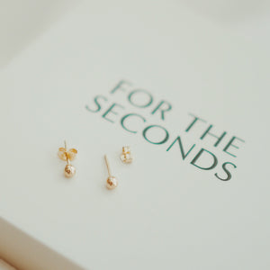 Solid Gold - eternal studs