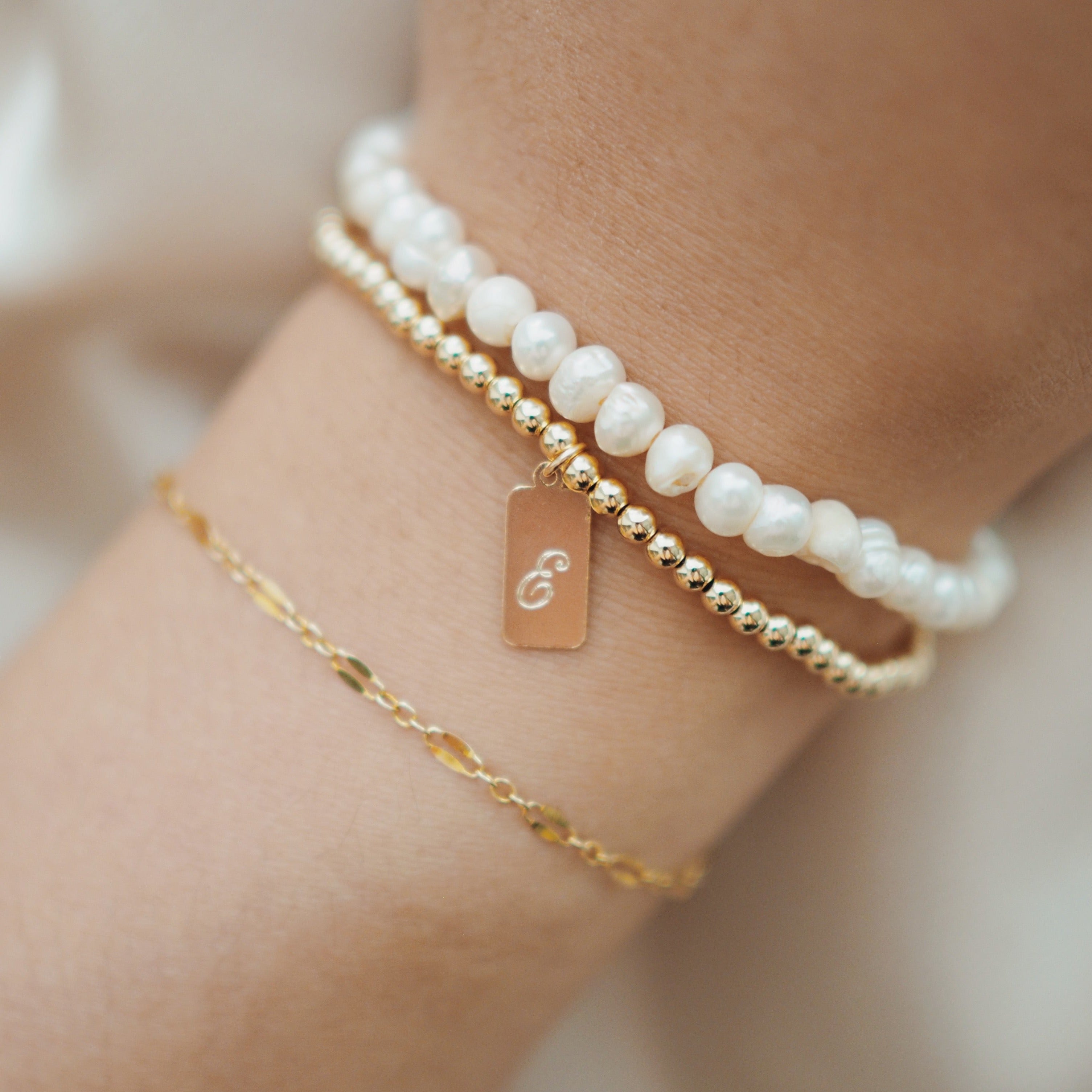 bracelet bundle (pearl + gold 3mm)