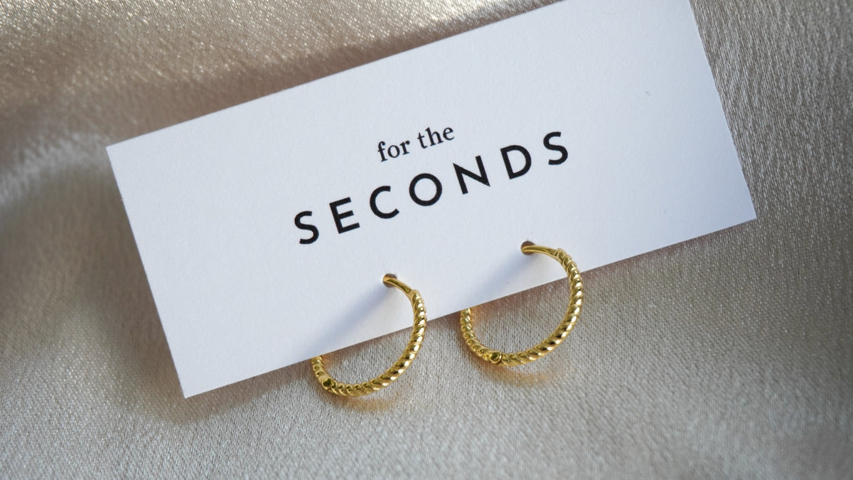 sara hoop earrings – For The Seconds