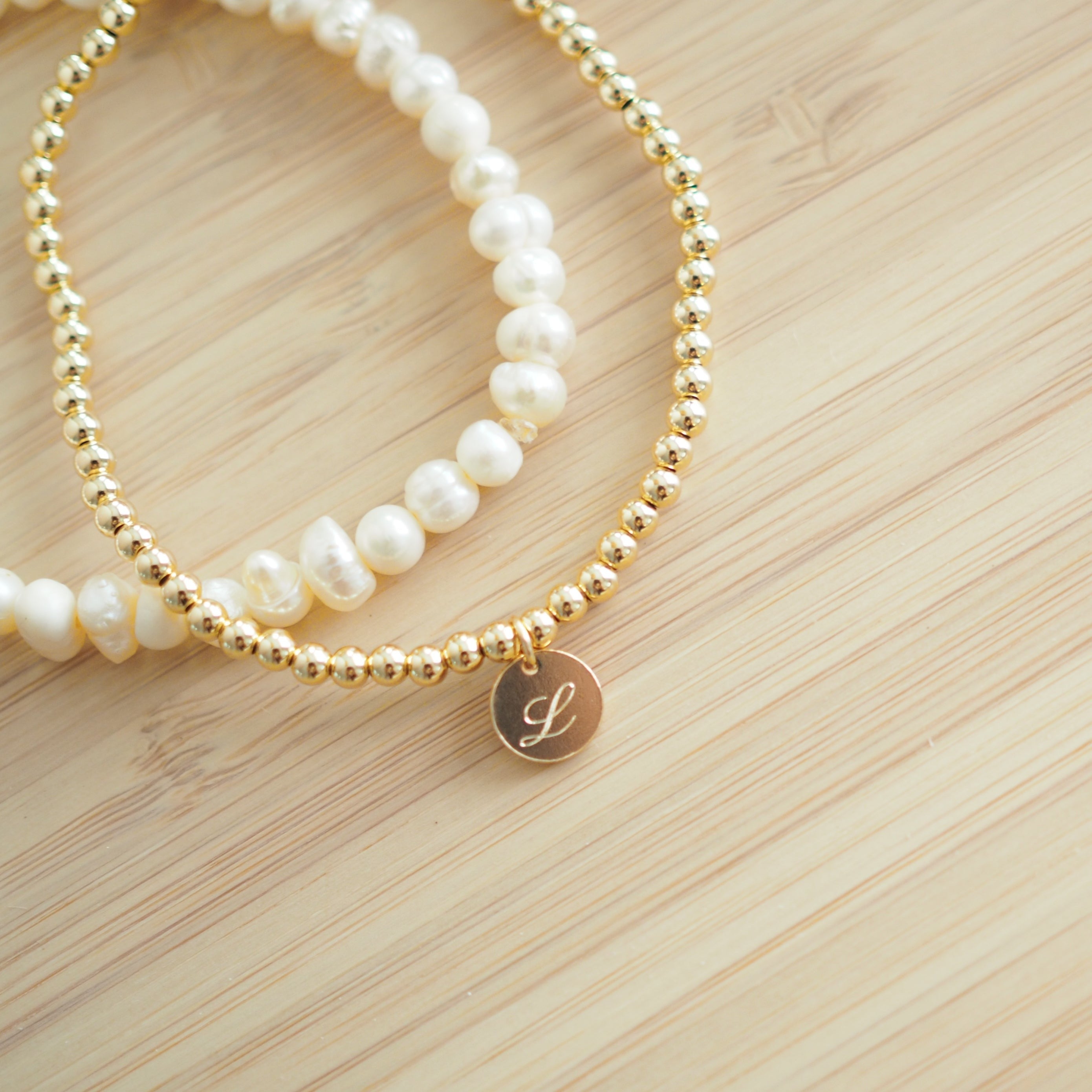 bracelet bundle (pearl + gold 3mm)