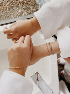 clip bracelet | gold