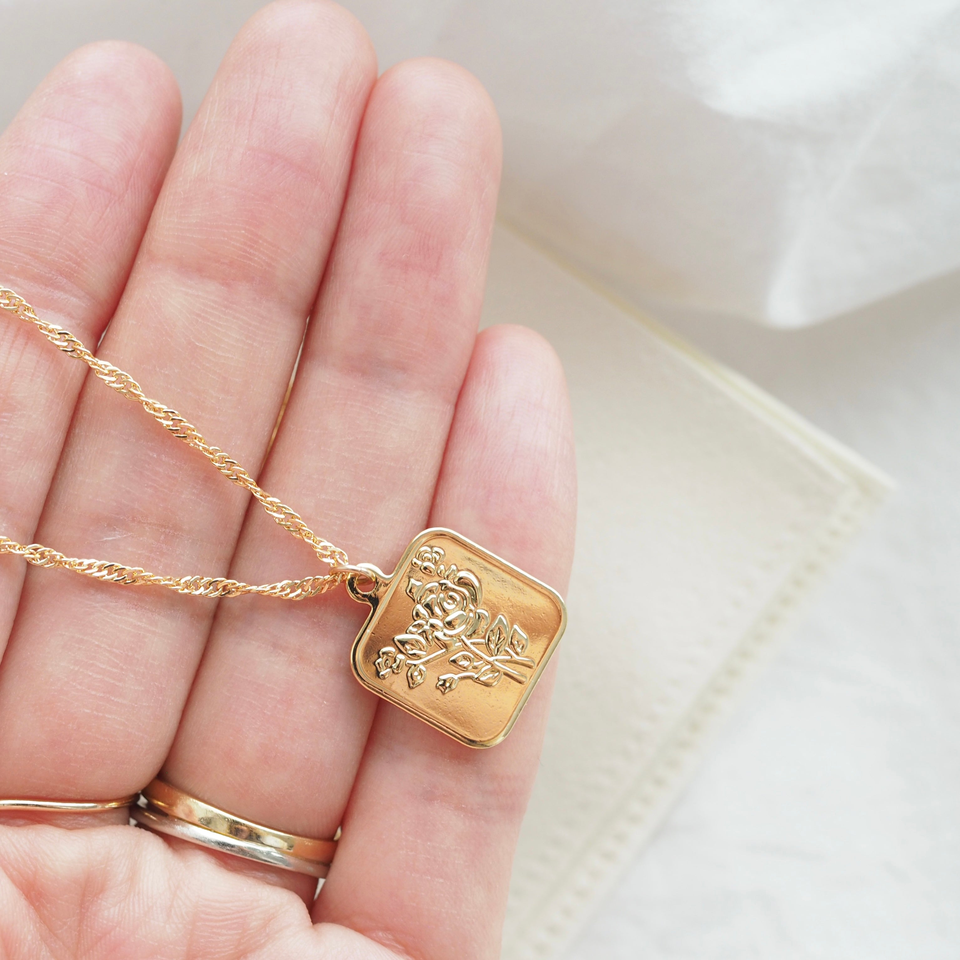 eve rose necklace